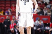 👀篮板不行！开拓者前场板比灰熊少11个 全场篮板少20个